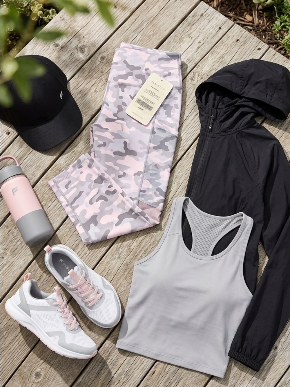NWT *** Fabletics Medium pink camo leggings